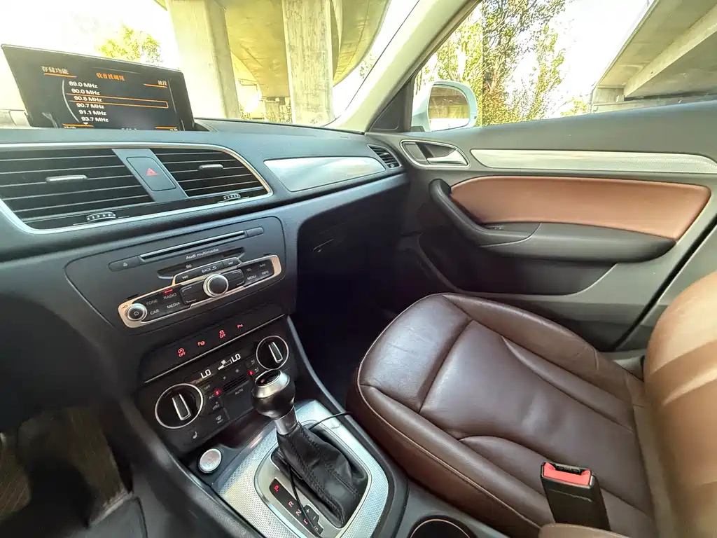 AUDI Q3 2017