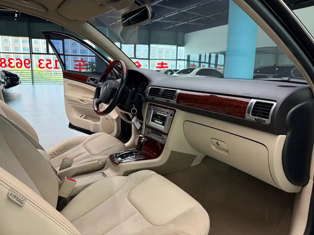 VOLKSWAGEN PASSAT LINGYU 2011