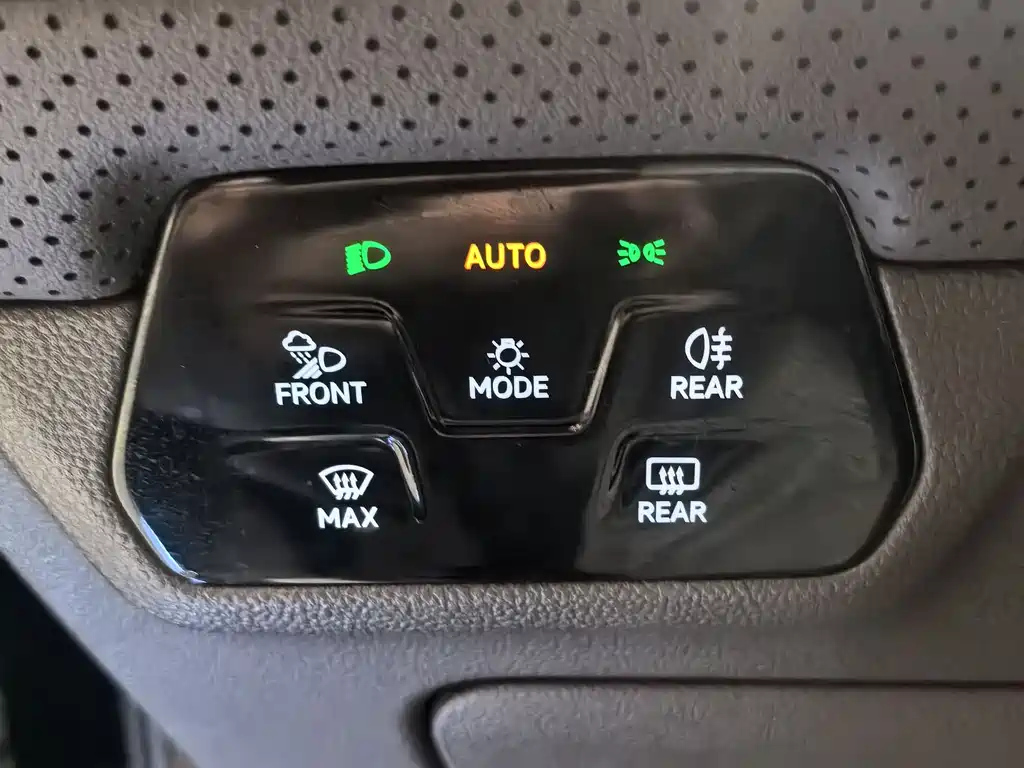 VOLKSWAGEN VILORAN 2023