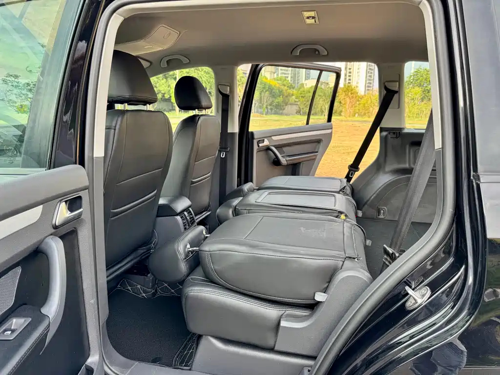 VOLKSWAGEN TOURAN 2015
