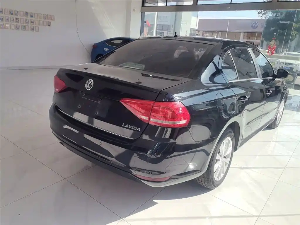VOLKSWAGEN LAVIDA 2016