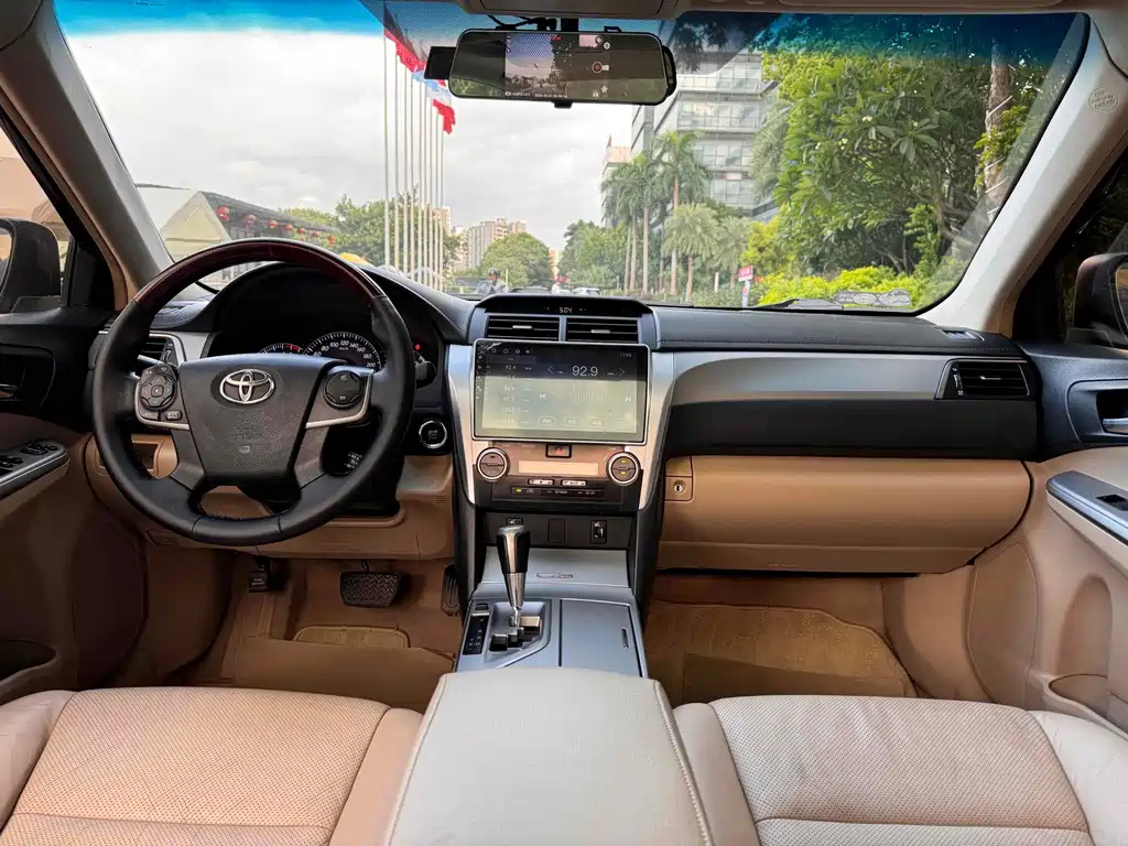 TOYOTA CAMRY 2012