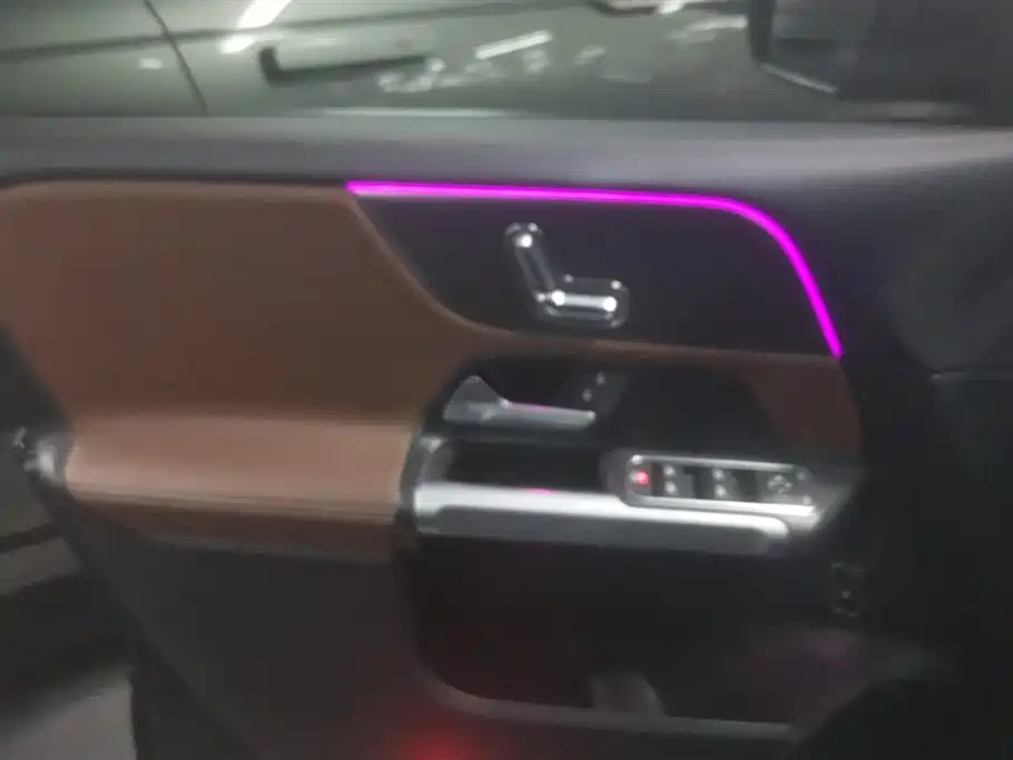 MERCEDES BENZ GLB 2021