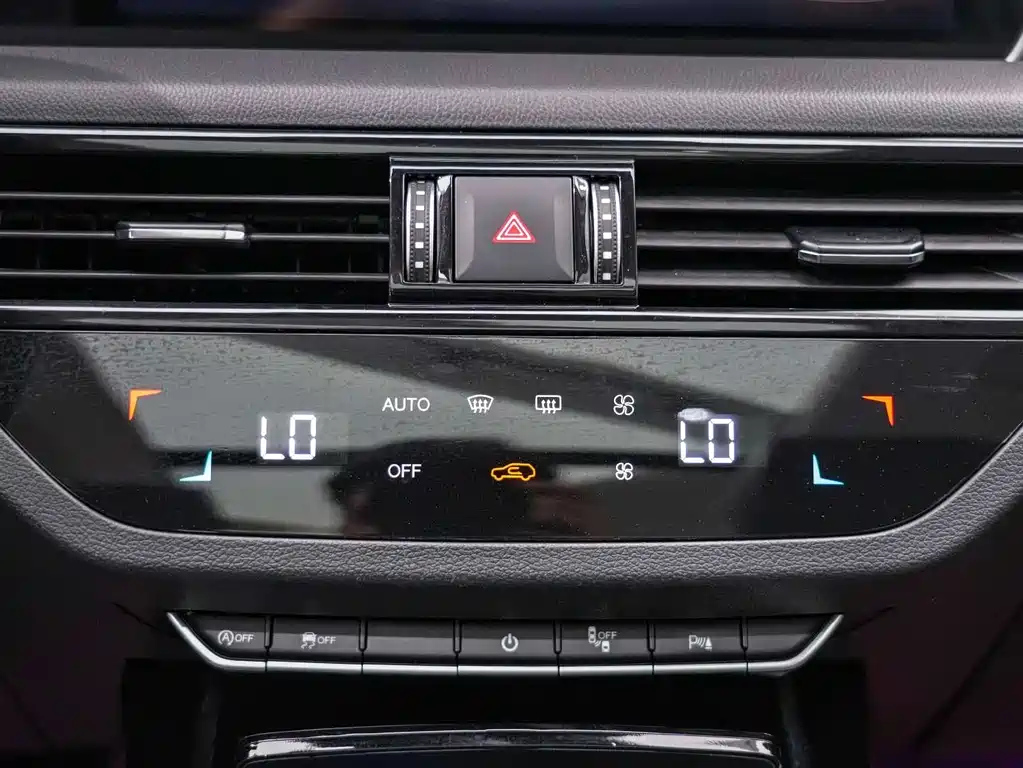 HONGQI HS5 2022