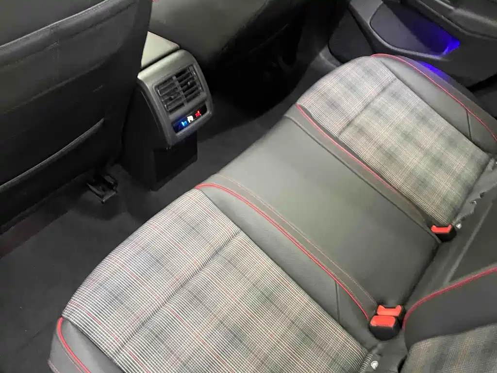 VOLKSWAGEN GOLF GTI 2021