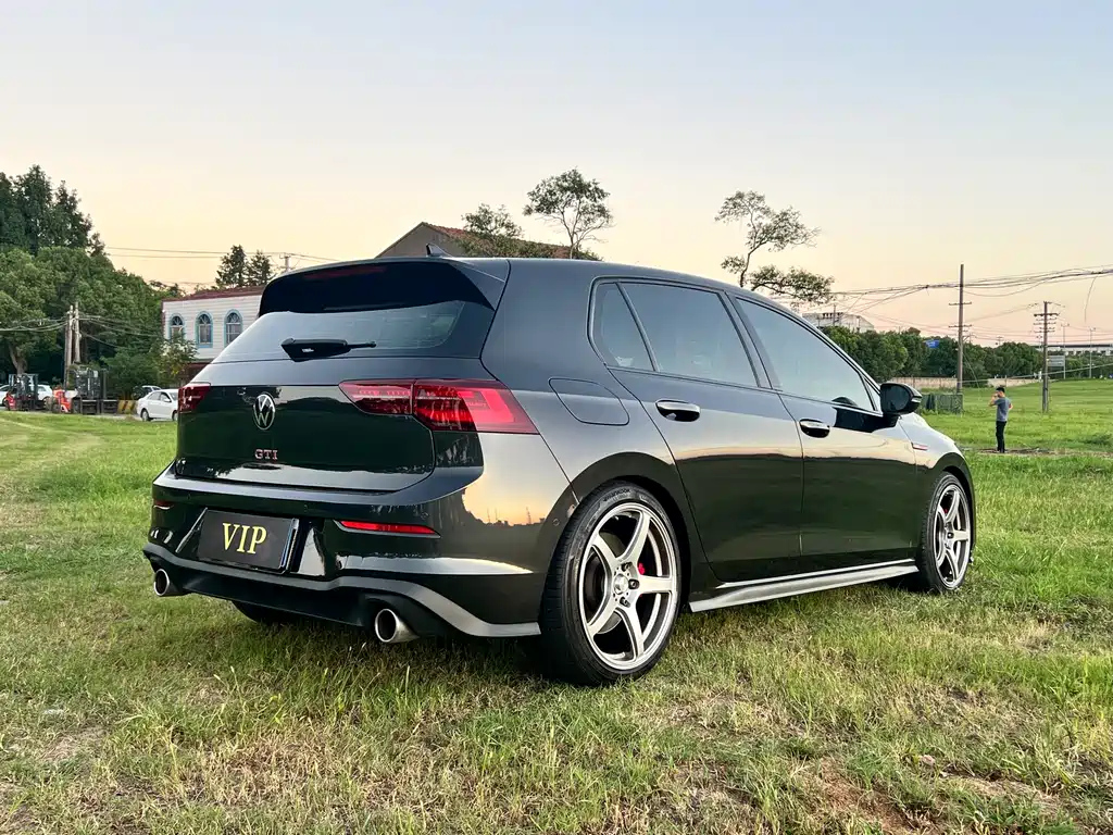 VOLKSWAGEN GOLF GTI 2021