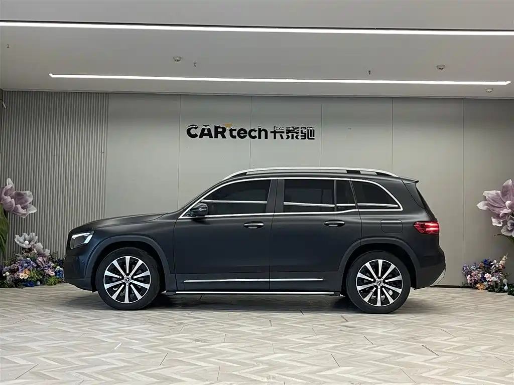 MERCEDES BENZ GLB 2024