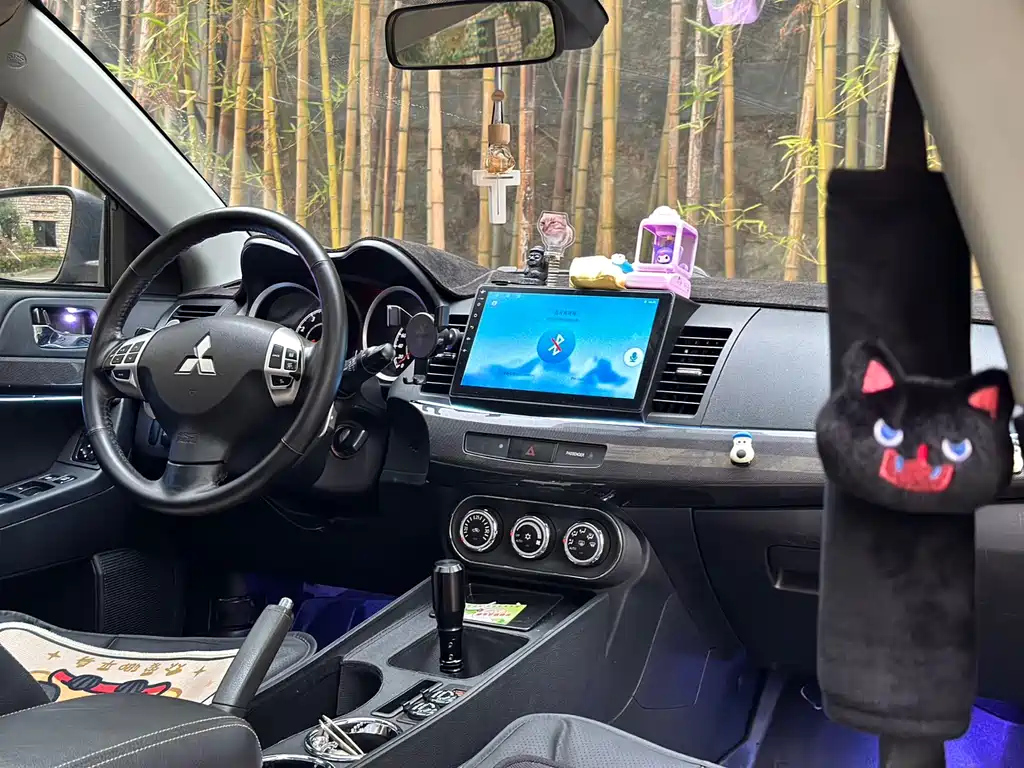 MITSUBISHI LANCER EX 2012