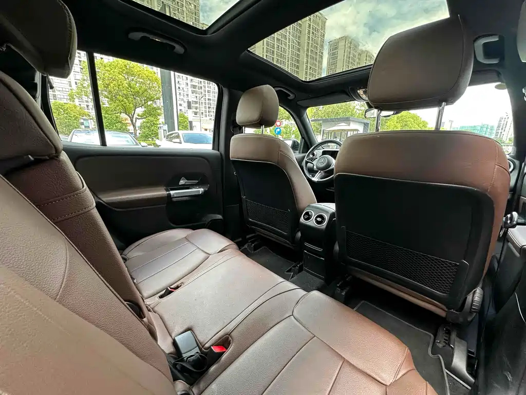 MERCEDES BENZ GLB 2023
