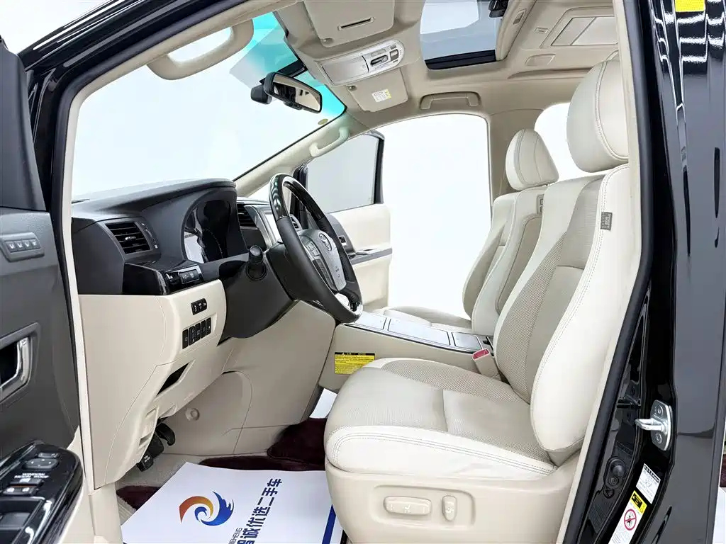 TOYOTA ALPHARD 2013