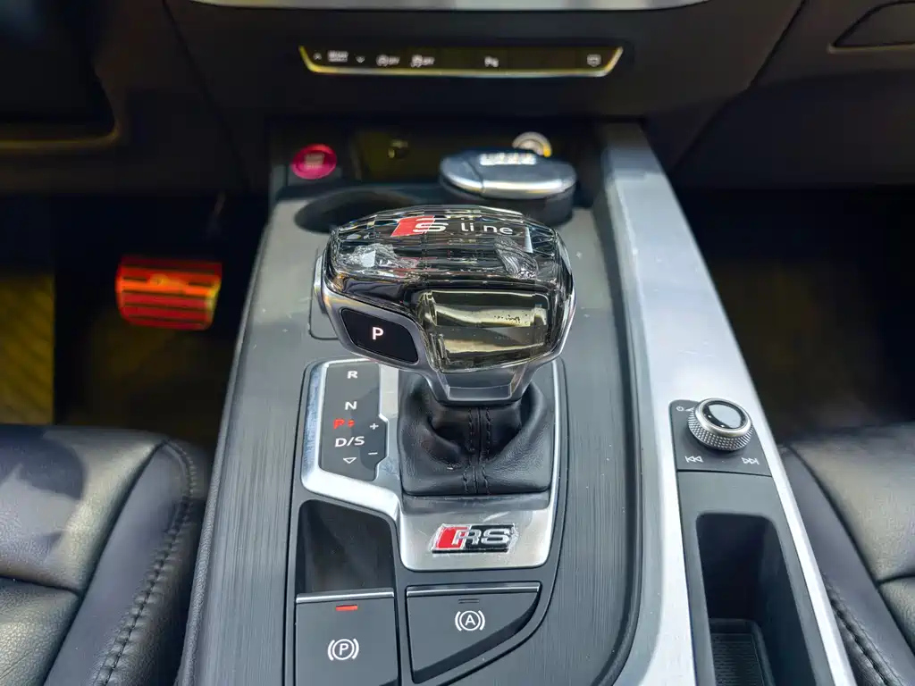 AUDI A4L 2019