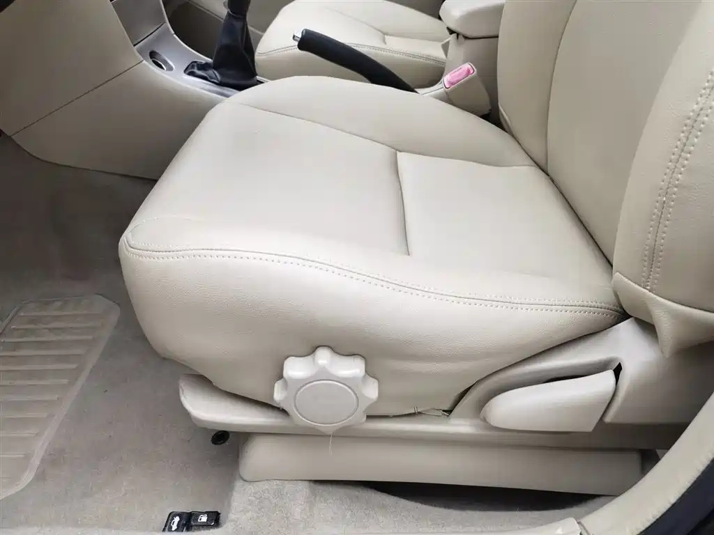 TOYOTA COROLLA 2013
