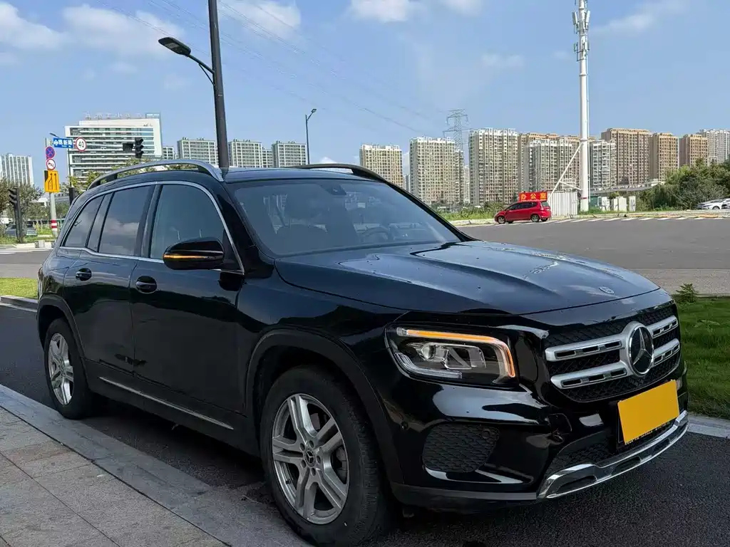 MERCEDES BENZ GLB 2023