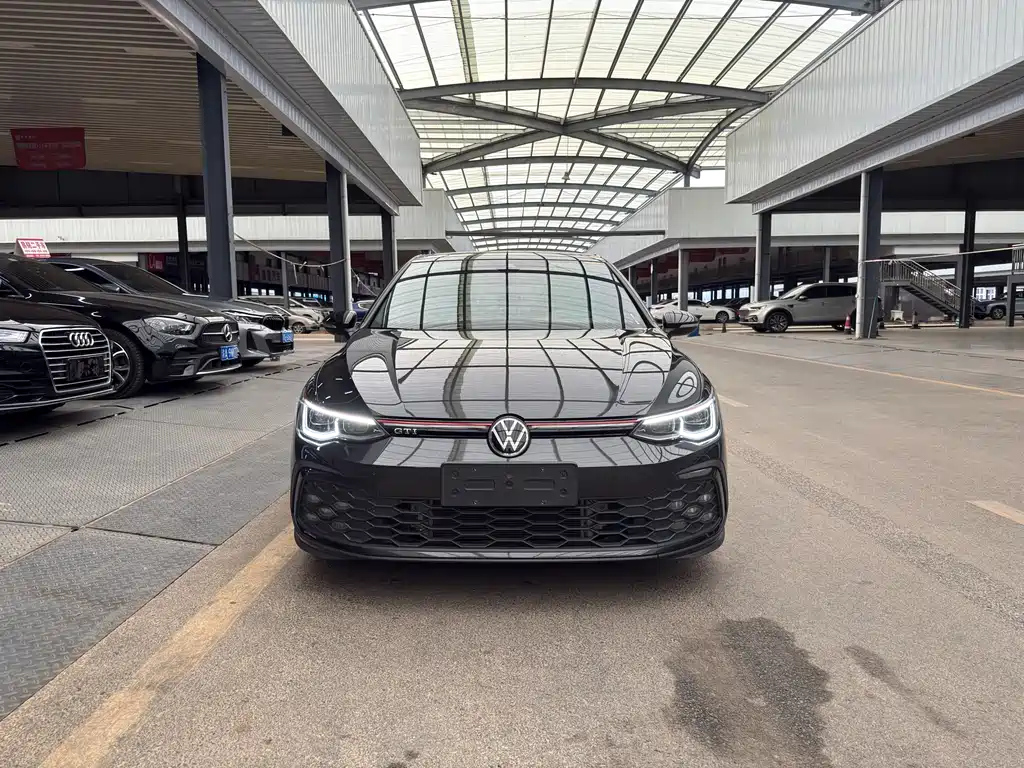 VOLKSWAGEN GOLF GTI 2021