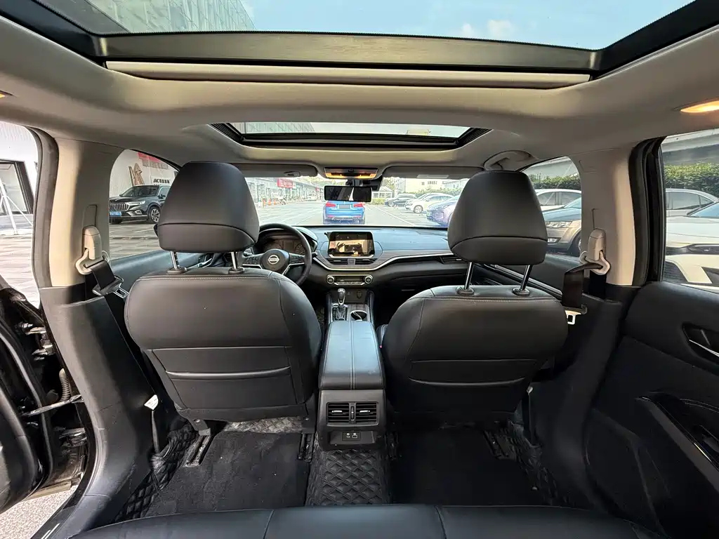 NISSAN TEANA 2022