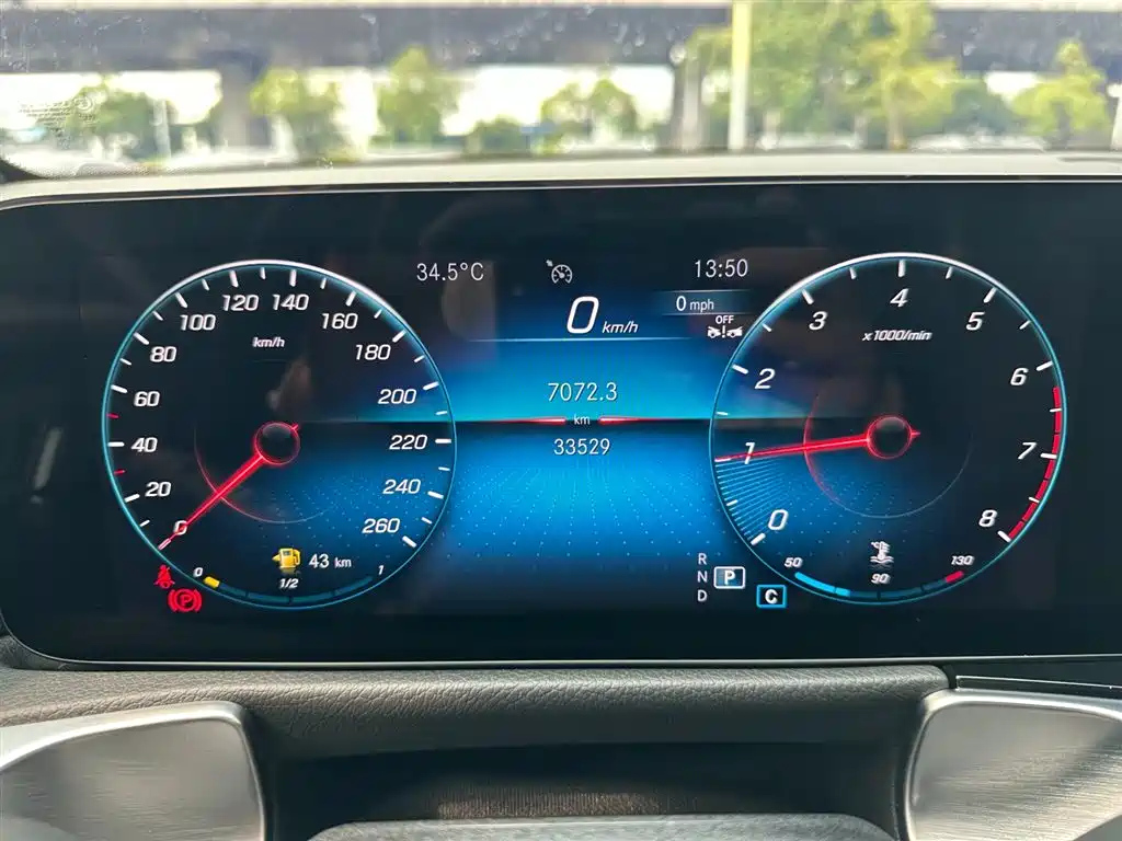 MERCEDES BENZ GLB 2023