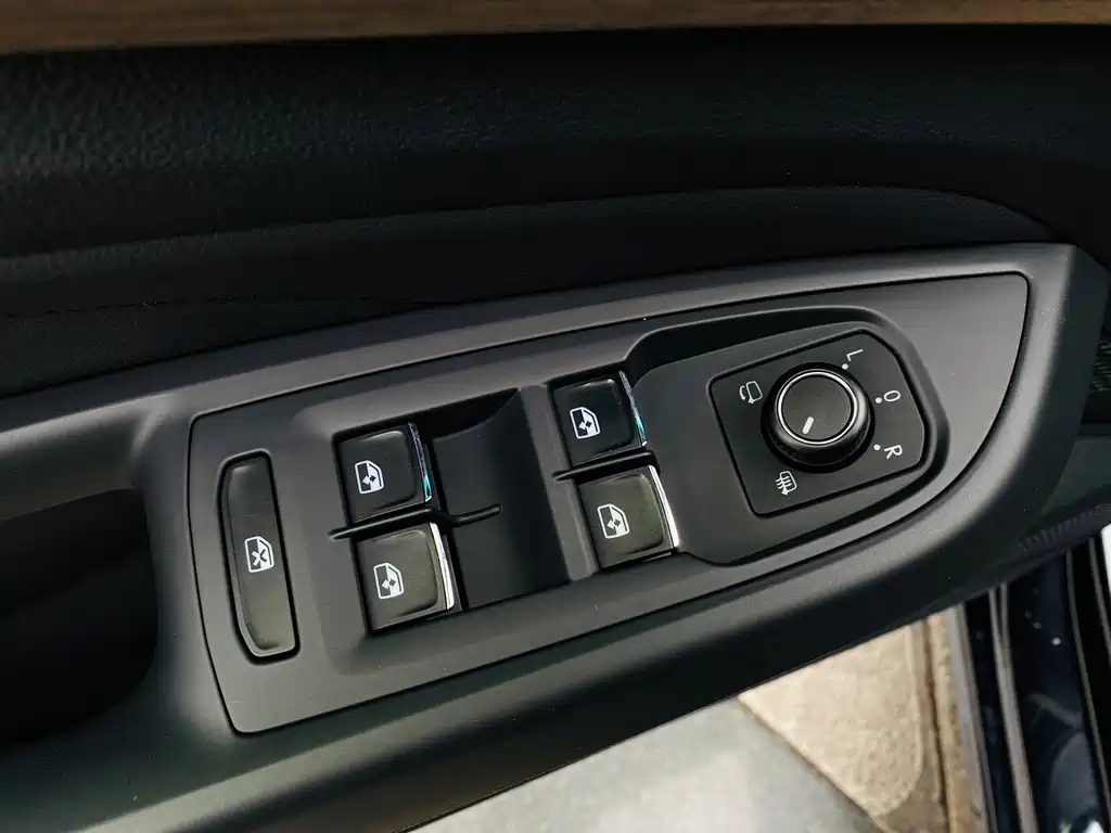 VOLKSWAGEN PASSAT 2020