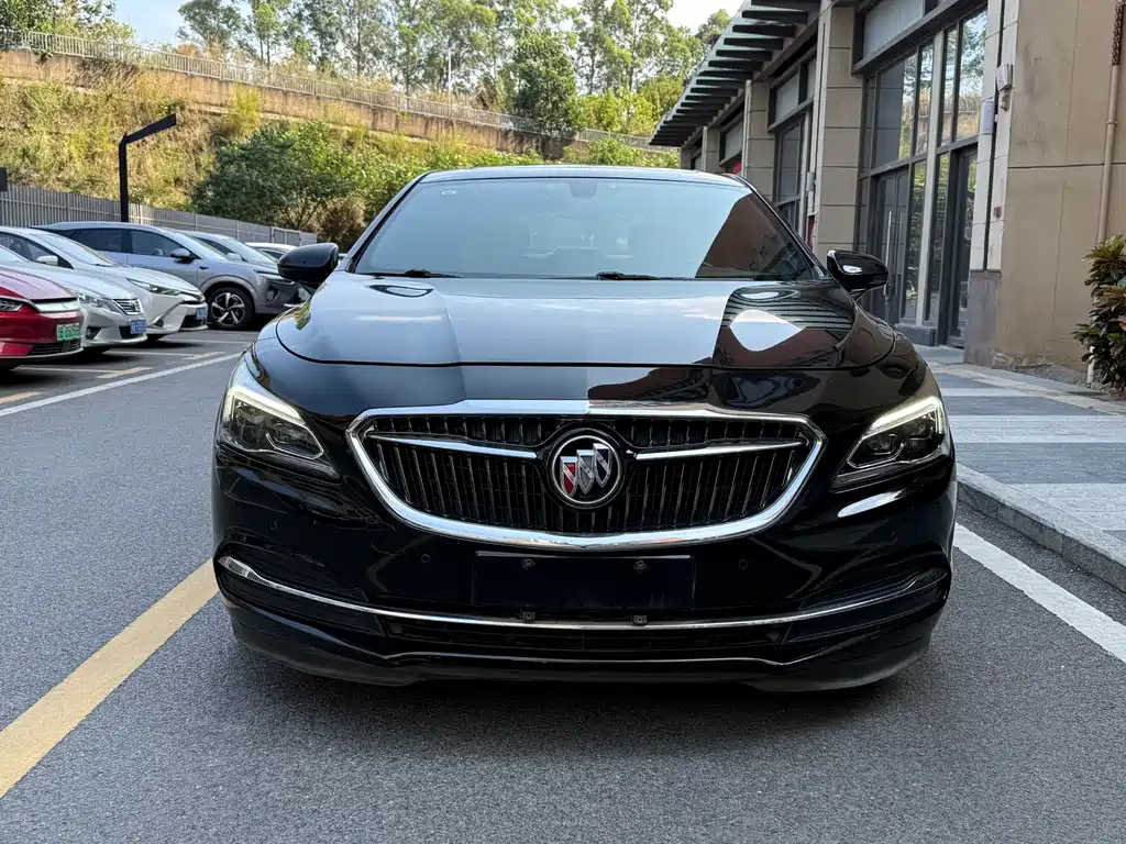 BUICK LACROSSE 2018