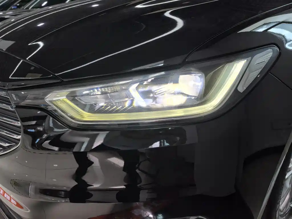 FORD TAURUS 2019