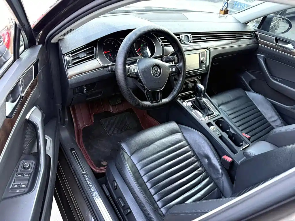 VOLKSWAGEN MAGOTAN 2018