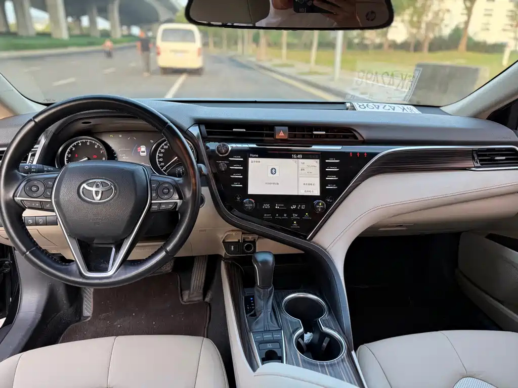 TOYOTA CAMRY 2018