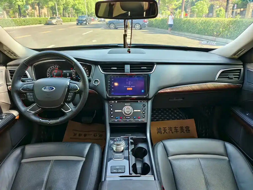FORD TAURUS 2017