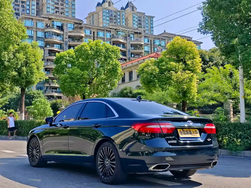 FORD TAURUS 2017