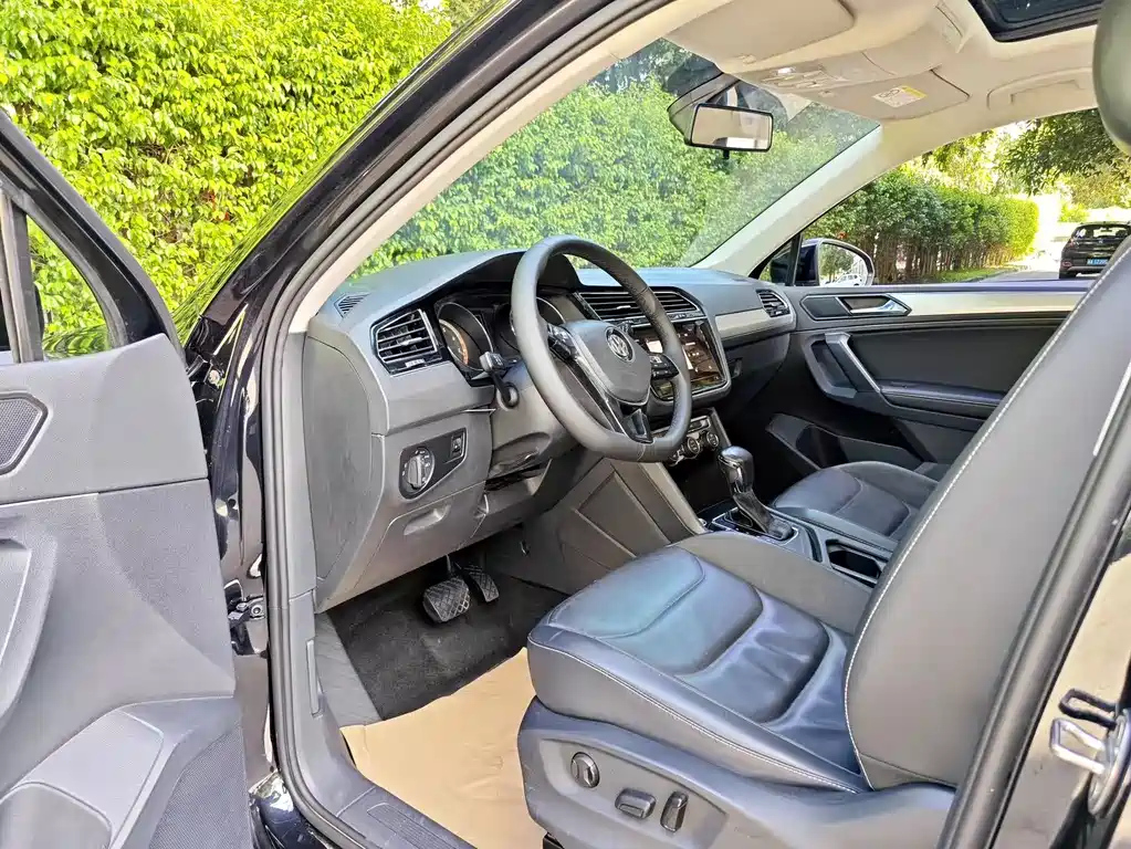 VOLKSWAGEN TIGUAN L 2020