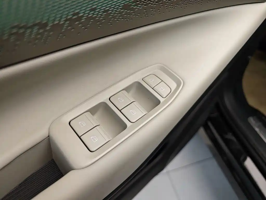 LYNK&CO 08 NEW ENERGY 2025