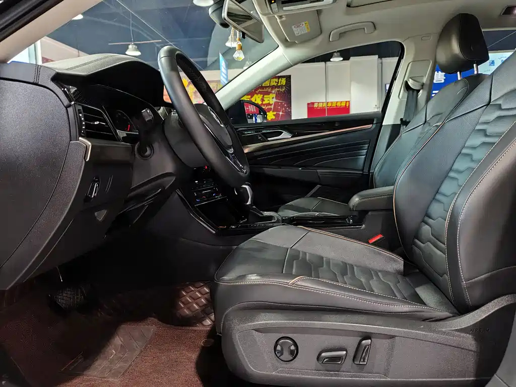 VOLKSWAGEN PASSAT 2020