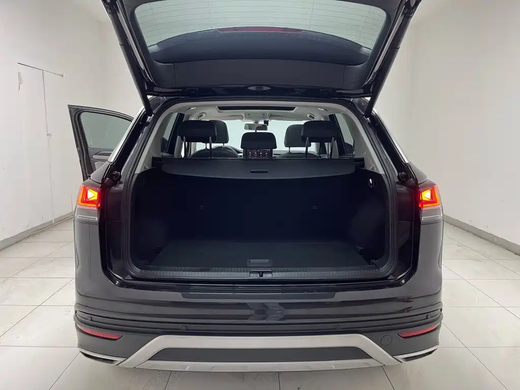 VOLKSWAGEN TAYRON 2025