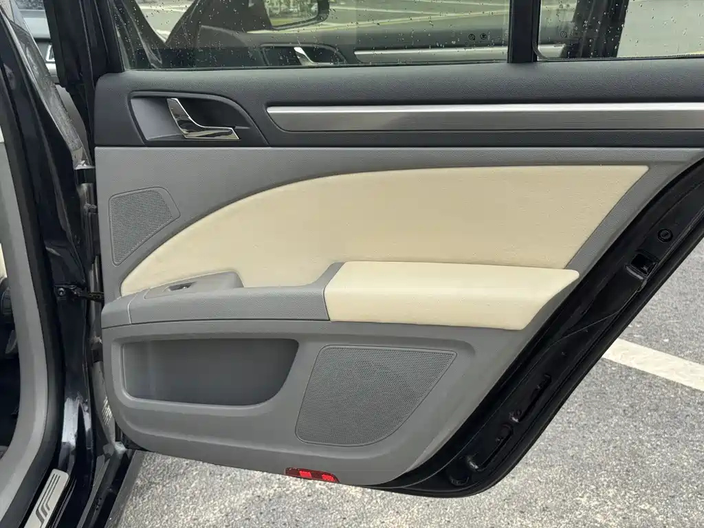 SKODA SUPERB 2013
