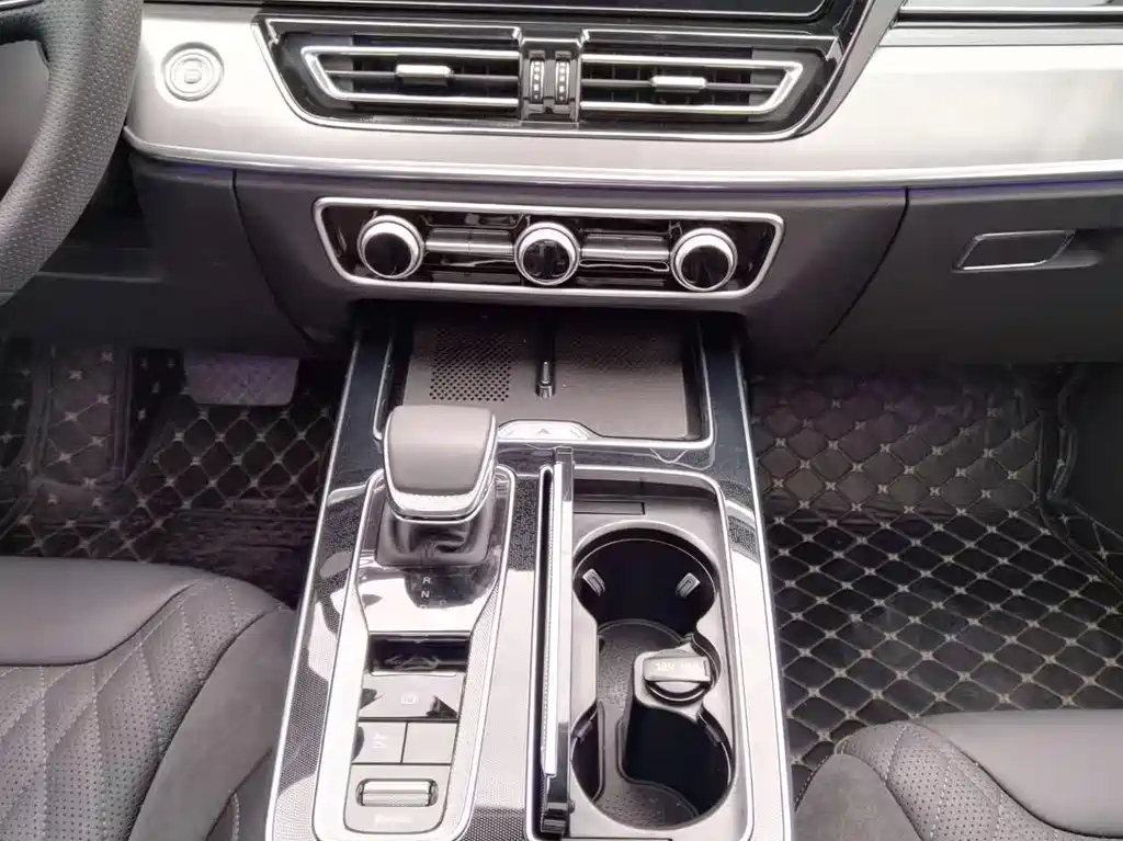 HONGQI HS5 2023