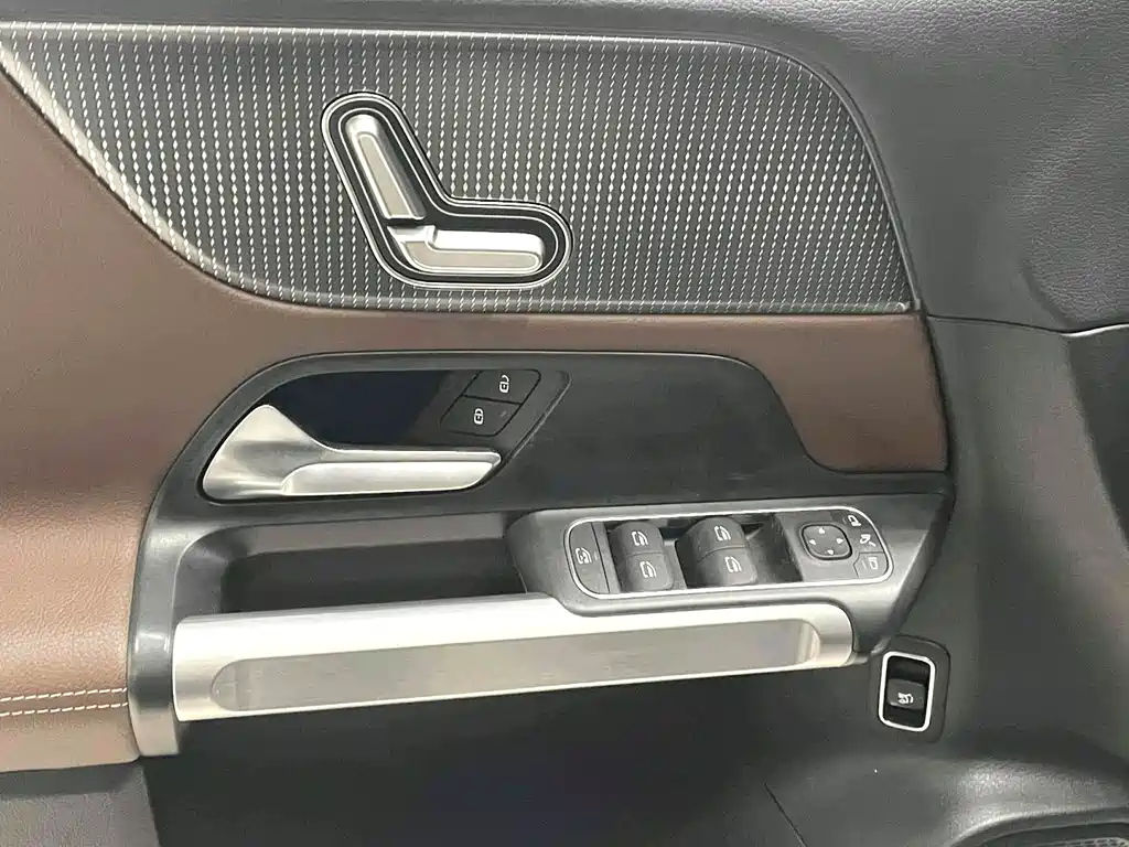 MERCEDES BENZ GLB 2022