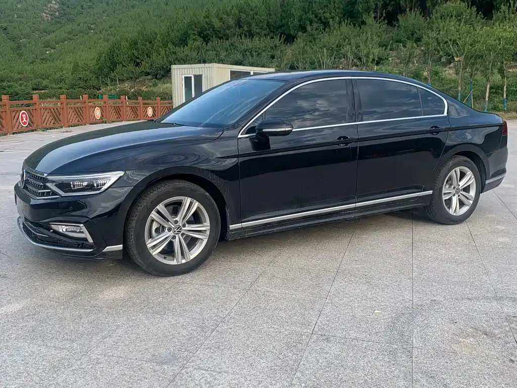 VOLKSWAGEN MAGOTAN 2025
