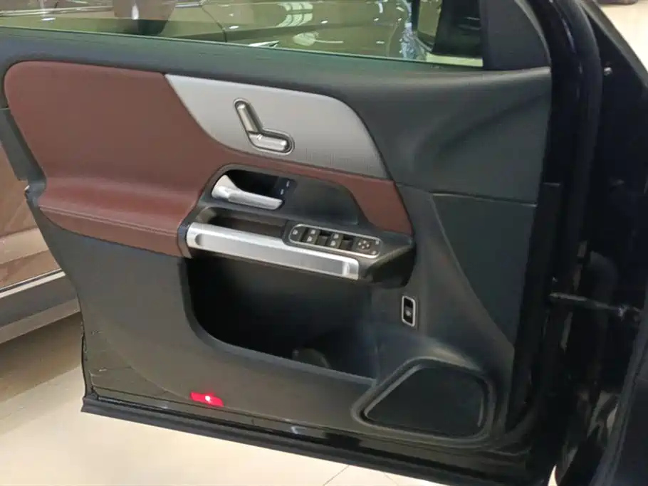 MERCEDES BENZ GLB 2020