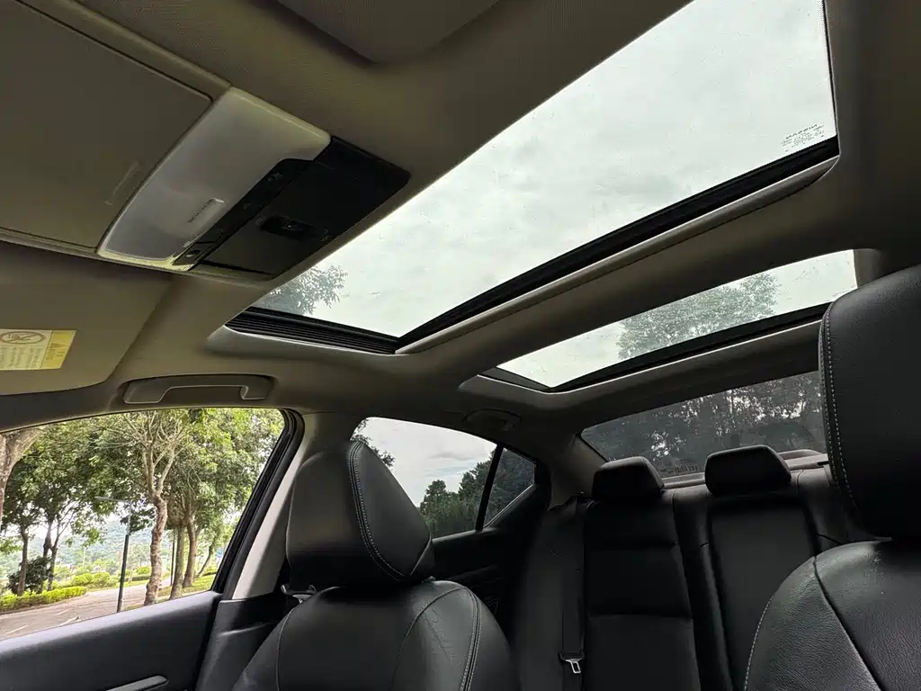 NISSAN TEANA 2019