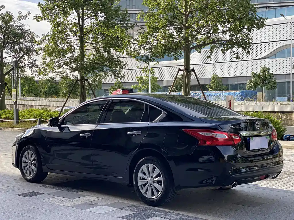 NISSAN TEANA 2019