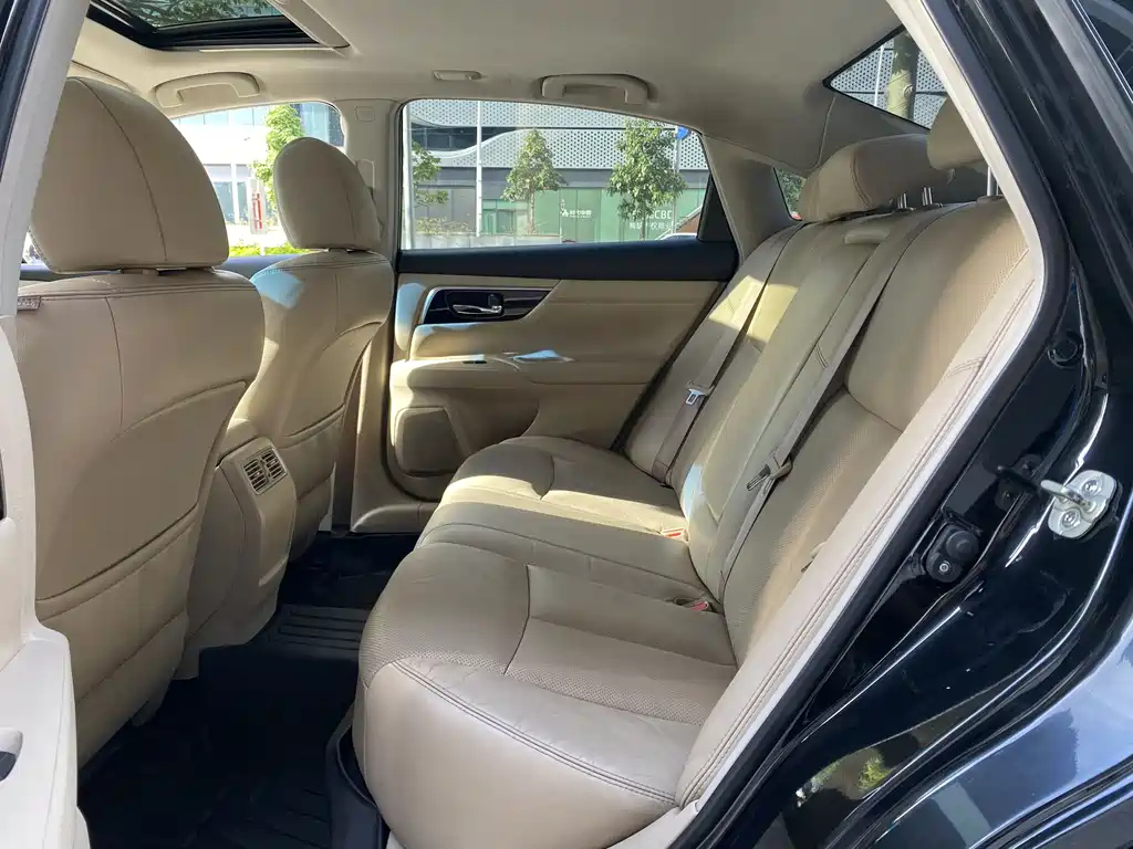 NISSAN TEANA 2019