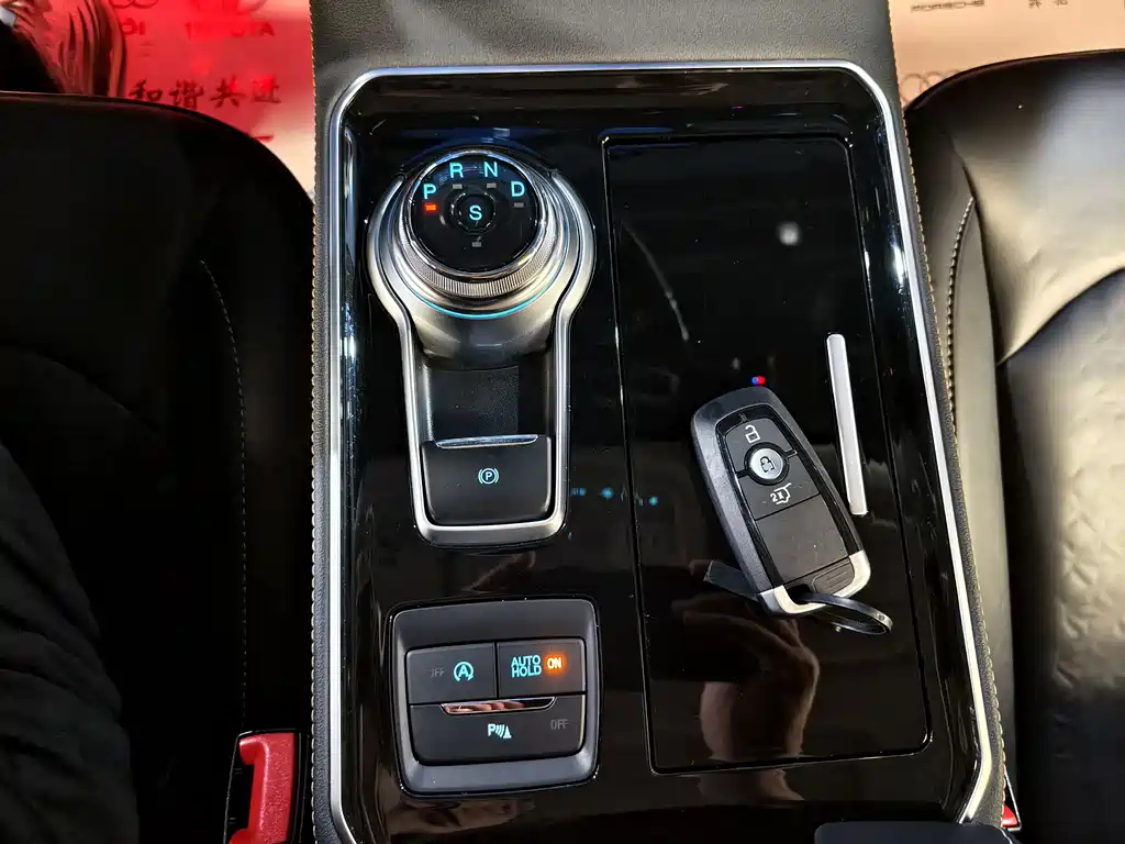 FORD EDGE 2021