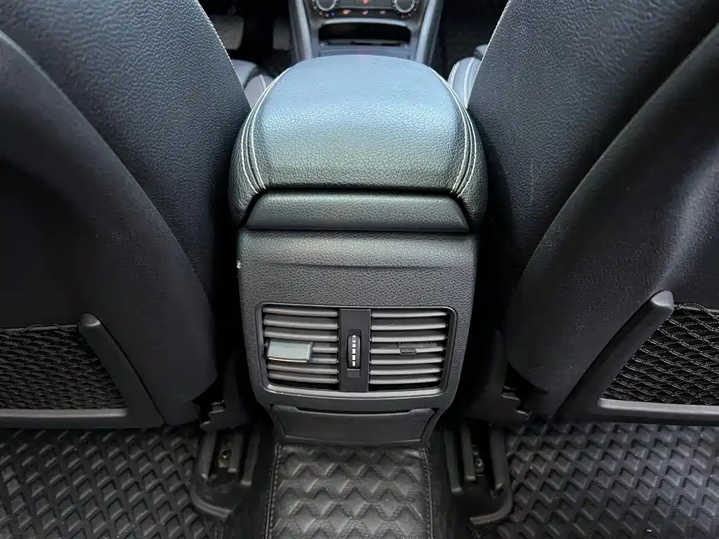 MERCEDES BENZ GLA 2016