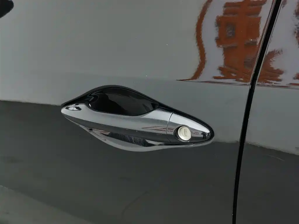 HYUNDAI CELESTA 2012