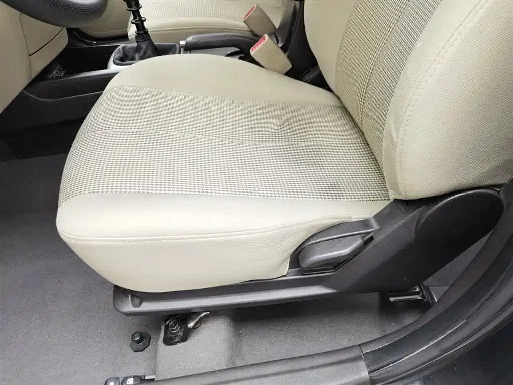 HYUNDAI CELESTA 2012