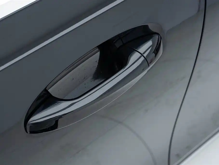 MERCEDES BENZ GLB 2024