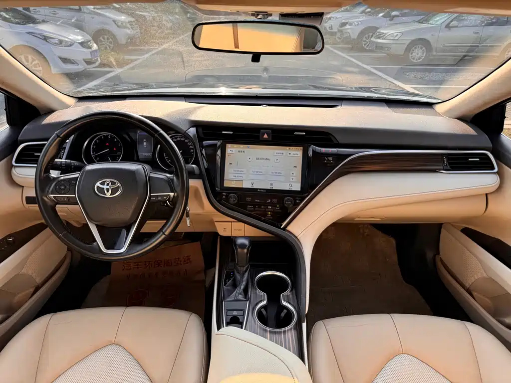 TOYOTA CAMRY 2018