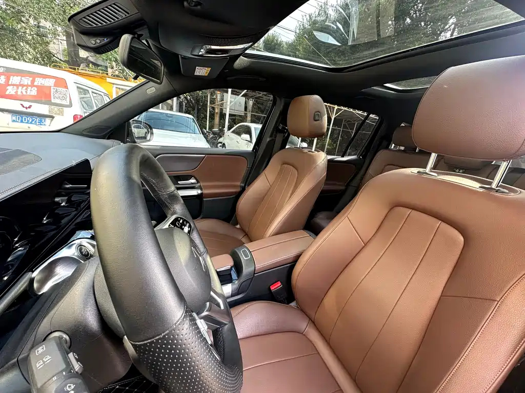 MERCEDES BENZ GLB 2022