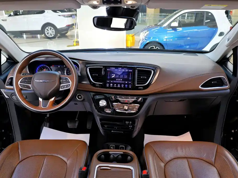 CHRYSLER OTHER 2017
