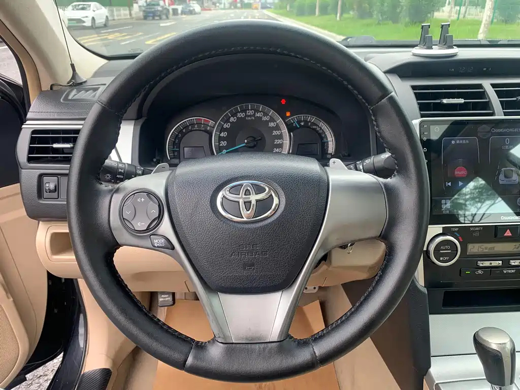 TOYOTA CAMRY 2012
