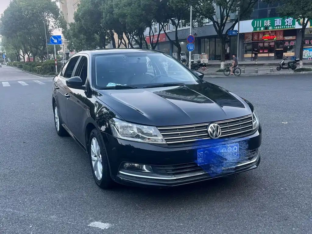 VOLKSWAGEN LAVIDA 2016