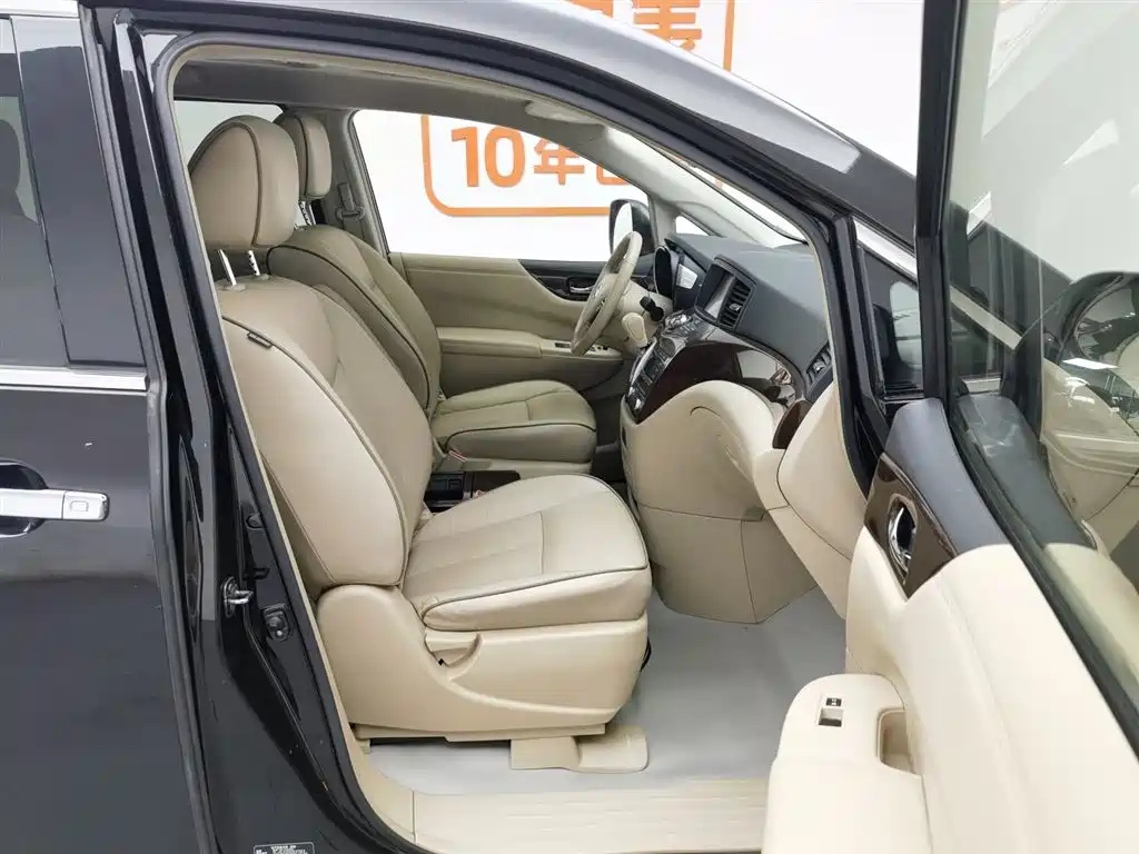 NISSAN QUEST 2015